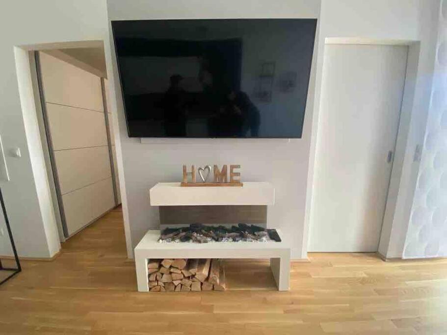 Moderne In Der Toplage Inkl. Garage Apartament